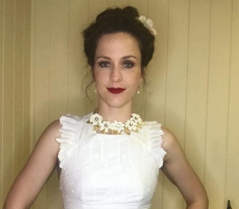 Daisy Cousens Wiki, Age, Height, Husband, Kids, Partner, Bio, Height