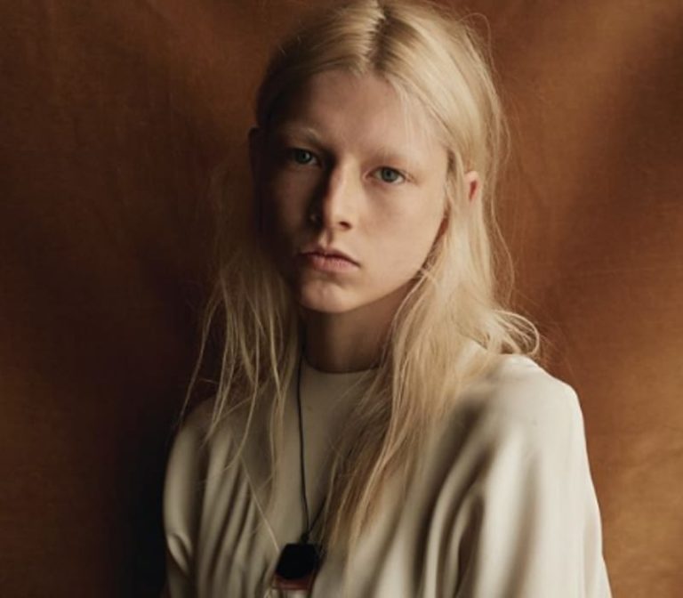 Hunter Schafer Wiki, Age, Height, Boyfriend, Net Worth, Family, Bio