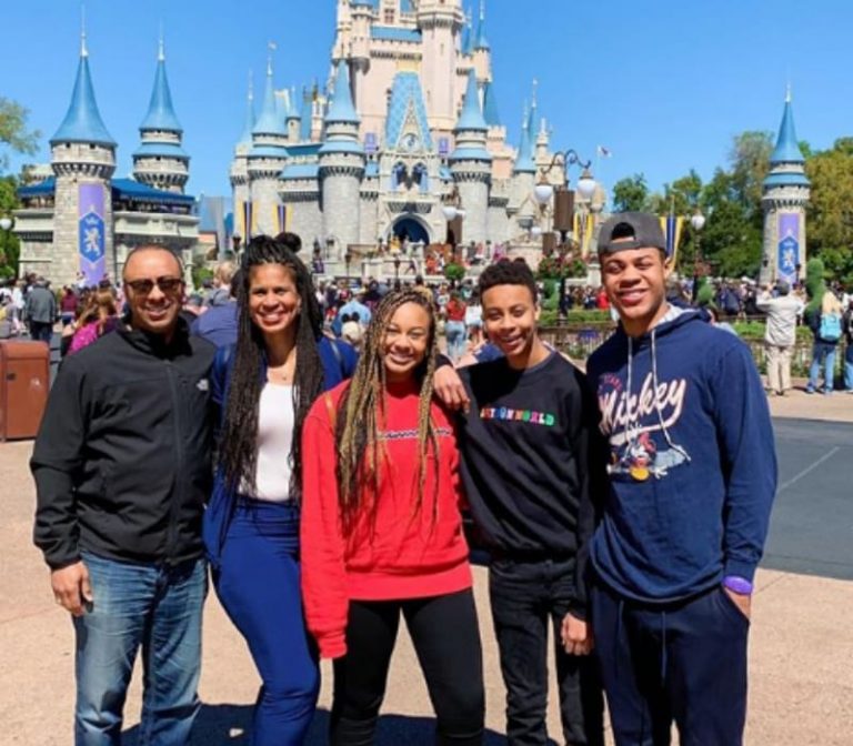 Nia Sioux Wiki, Age, Height, Boyfriend, Family, Net Worth, Biography