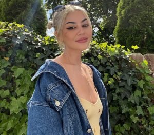 Almondmilkhunni Wiki, Age, Bio, Boyfriend, Height, Net Worth, Family