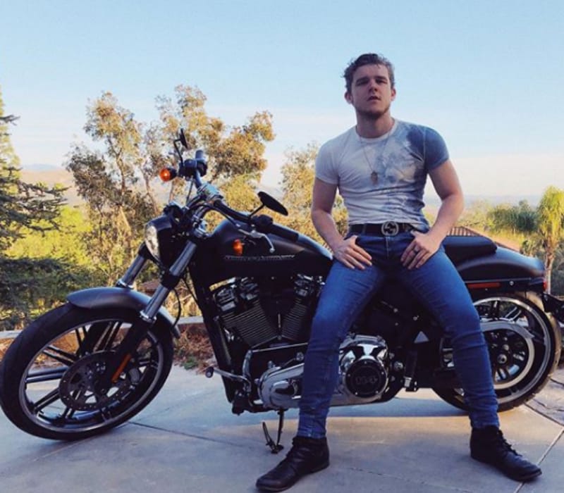 Sean Ryan Fox Wiki, Biography, Age, Height, Girlfriend, Net Worth