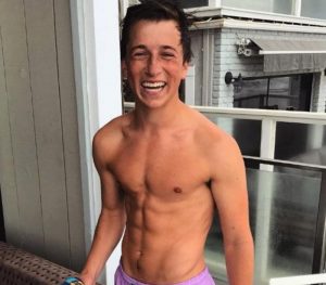 Skyler Gisondo Wiki, Bio, Age, Height, Girlfriend, Net Worth, Family