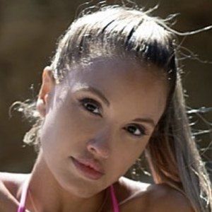 Elena Belle